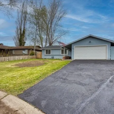 Buy this 3 bed house on 1195 Merryman Drive in Klamath Falls, OR 97603