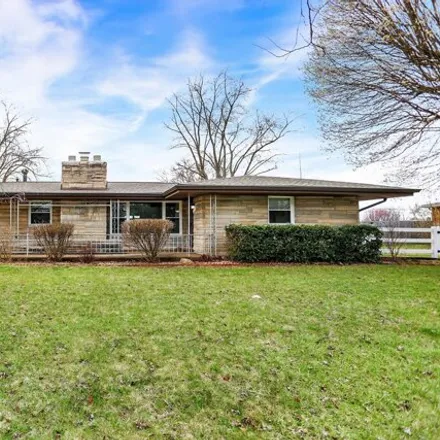 Image 1 - 2760 South Kenyon Drive, Indianapolis, IN 46203, USA - House for sale