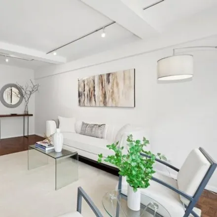 Image 4 - 15 West 84th Street, New York, NY 10024, USA - Townhouse for sale