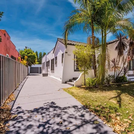 Buy this studio townhouse on 531 North Poinsettia Place in Los Angeles, CA 90036