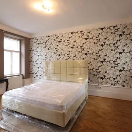 Rent this 5 bed apartment on Florianigasse 19 in 1080 Vienna, Austria