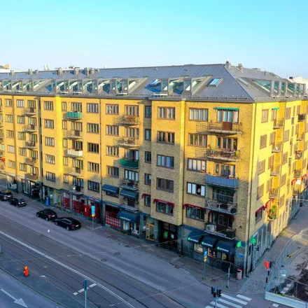 Rent this 3 bed apartment on Läkarhuset in Södra Vägen 27, 411 35 Gothenburg