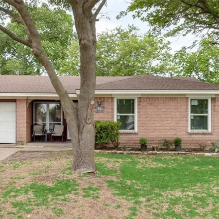 Buy this 3 bed house on 689 Fairview Drive in Richardson, TX 75081