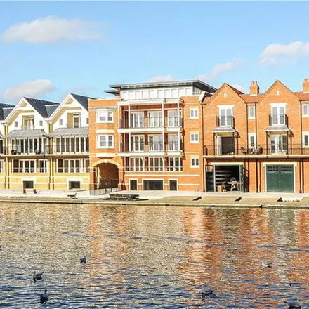 Rent this 2 bed apartment on Brocas Street in Meadow Lane, Eton