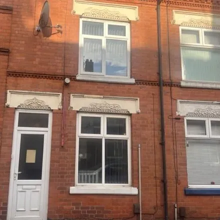Rent this 3 bed townhouse on Rydal Street in Leicester, LE2 7HT
