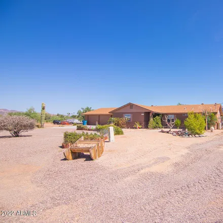 Buy this 4 bed house on 1025 North Wickiup Road in Apache Junction, AZ 85119