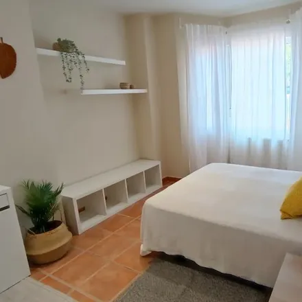 Rent this 5 bed room on Escuela infantil El Zeppelin in Calle de Jacinto Benavente, 25
