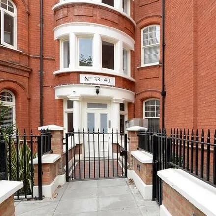 Rent this 1 bed apartment on Hamlet Gardens in London, W6 0TS