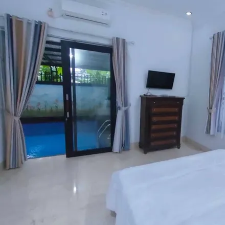 Rent this 5 bed house on Jawa Barat in Jalan Raya Cibiru, Panyileukan