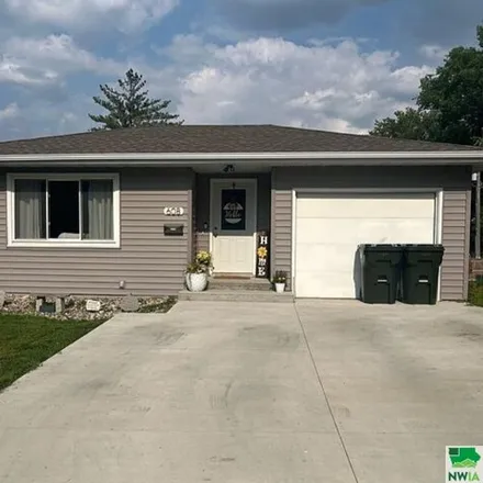 Buy this 5 bed house on 2822 Chicago Avenue in Sioux City, IA 51106