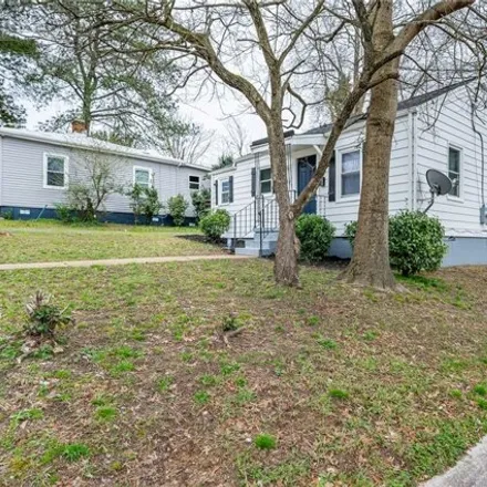 Image 2 - 530 St Luke Street, Petersburg, VA 23803, USA - House for sale