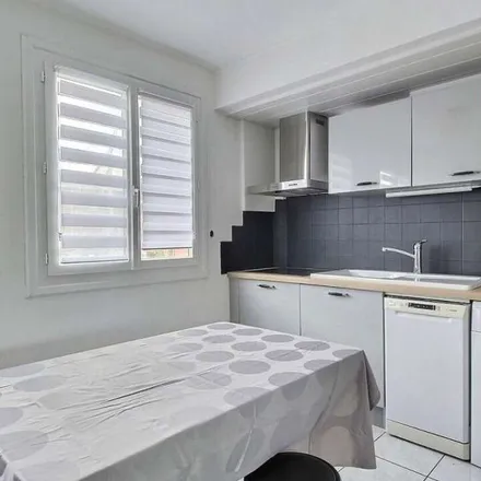 Image 2 - LCL, Rue Henri IV, 81100 Castres, France - Apartment for rent