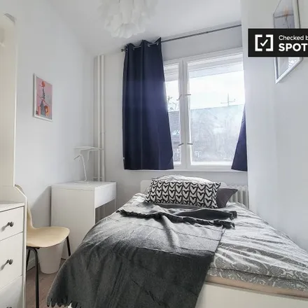 Rent this 4 bed room on Stephanstraße 64 in 10559 Berlin, Germany