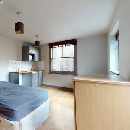 Rent this studio apartment on Ciao Ciao in 334 Kilburn High Road, London