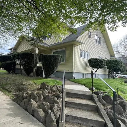 Image 3 - 4106 Ne Mallory Ave, Portland, Oregon, 97211 - House for sale