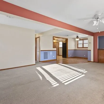 Image 4 - West Forest Preserve Drive, Harwood Heights, Norwood Park Township, IL 60634, USA - House for sale