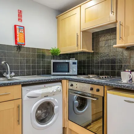 Rent this 1 bed apartment on 44 Hyde Terrace in Leeds, LS2 9LN