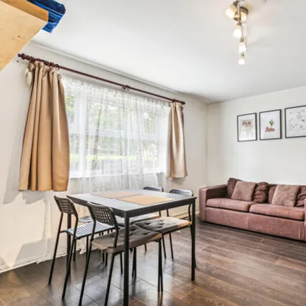 Image 1 - Molyneux Drive, London, SW17 6BB, United Kingdom - Apartment for rent