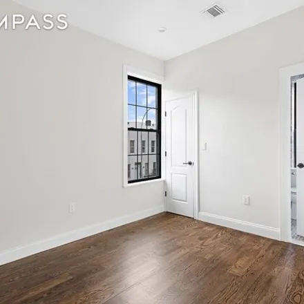 Image 5 - 1701 Norman Street, New York, NY 11385, USA - Townhouse for rent