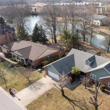 Image 2 - 293 Lake Stratford Drive, Fairview Heights, IL 62208, USA - House for sale