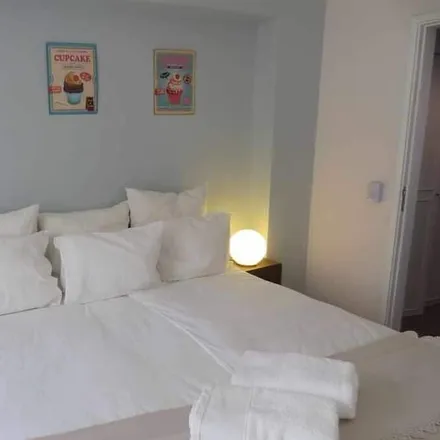 Rent this studio apartment on Deutsches Konsulat in Largo do Phelps 6, 9050-025 Funchal
