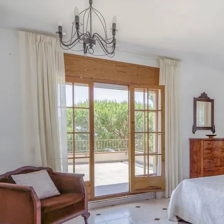 Rent this 4 bed house on Arenys de Mar in Carrer de la Platja de Cassà, 08350 Arenys de Mar