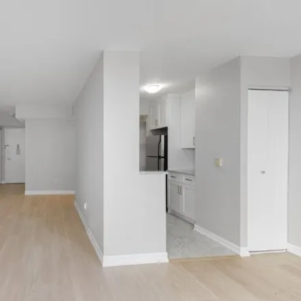 Image 4 - Citylights At Queens Landing, 4-74 48th Avenue, New York, NY 11109, USA - House for rent
