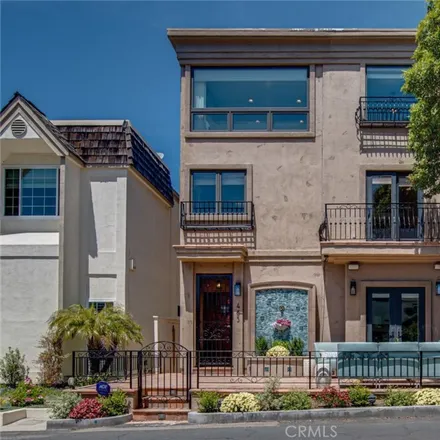 Rent this 4 bed house on 465 32nd Street in Manhattan Beach, CA 90266