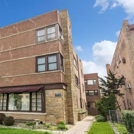 Buy this 1 bed condo on 7231-7233 North Ridge Boulevard in Chicago, IL 60626