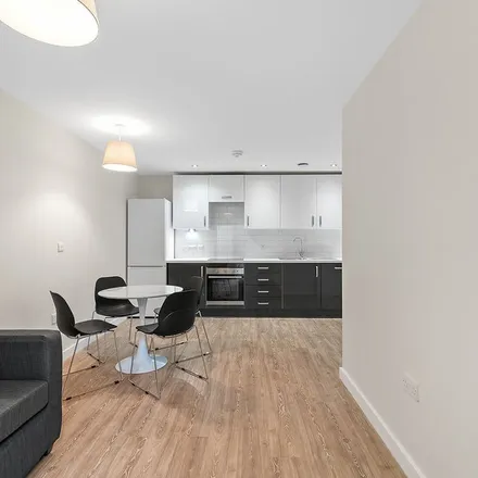 Image 7 - Acorn Close, Foxbury, London, BR7 6LD, United Kingdom - Apartment for rent