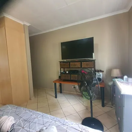 Image 3 - Jack Hindon Street, Pretoria North, Pretoria, 0116, South Africa - Apartment for rent