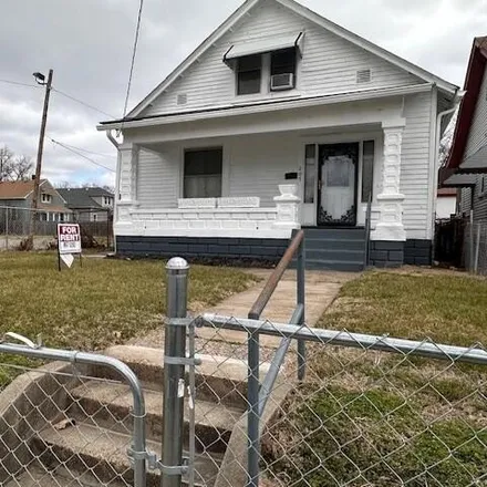 Rent this 4 bed house on 207 South 38th Street in Portland, Louisville
