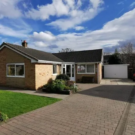 Buy this 3 bed house on Lyndale Close in Leyland, PR25 3DT