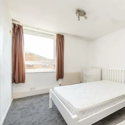 Image 3 - 71 Maskell Road, London, SW17 0NL, United Kingdom - Apartment for rent