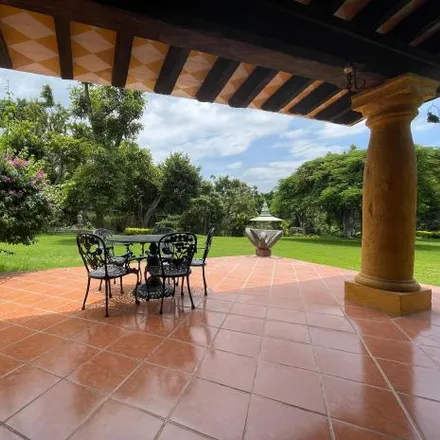Buy this 5 bed house on Privada Los Amates in 62448 San Miguel Acapantzingo, MOR