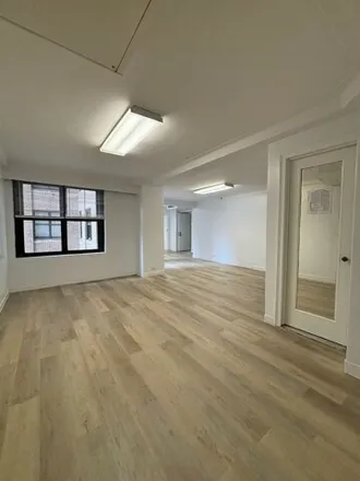 Image 2 - The New Yorker, 481 8th Avenue, New York, NY 10001, USA - House for rent