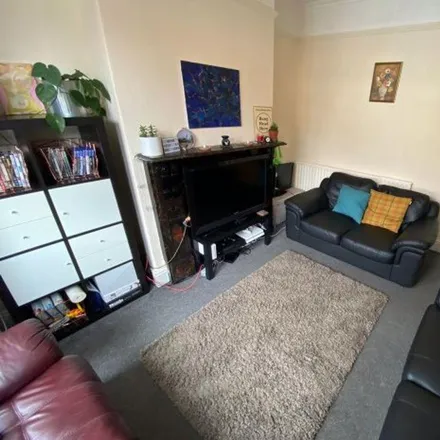 Image 7 - Walmsley Road, Leeds, LS6 1NG, United Kingdom - House for rent