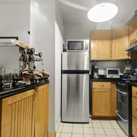 Image 3 - 245 East 35th Street, New York, NY 10016, USA - Apartment for rent