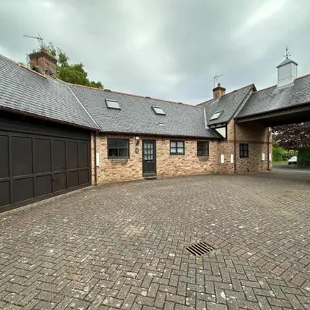 Image 1 - 1 The Oval, Chester Moor, DH2 3RH, United Kingdom - House for sale