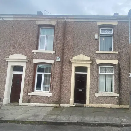 Rent this 2 bed townhouse on St James Street in Blackburn, BB2 4HD