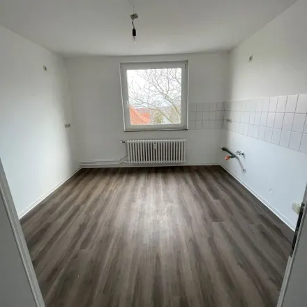 Rent this 4 bed apartment on Weserstraße 116 in 27572 Bremerhaven, Germany