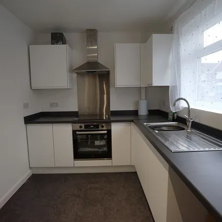 Rent this 2 bed duplex on The Avenue in Kidsgrove, ST7 1AD