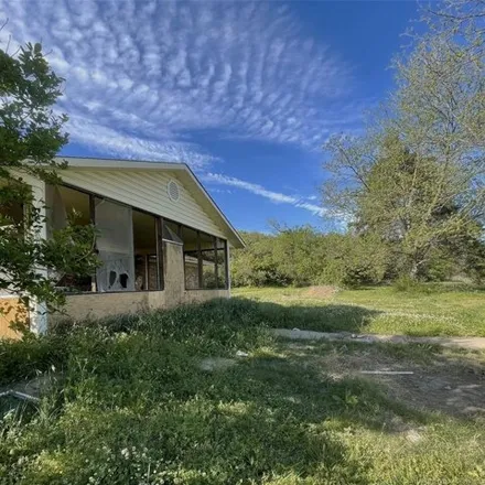 Buy this 4 bed house on 3624 Kennedy Road in Okmulgee County, OK 74447