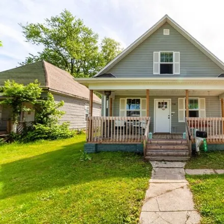 Buy this 4 bed house on 734 South Clark Street in Moberly, MO 65270