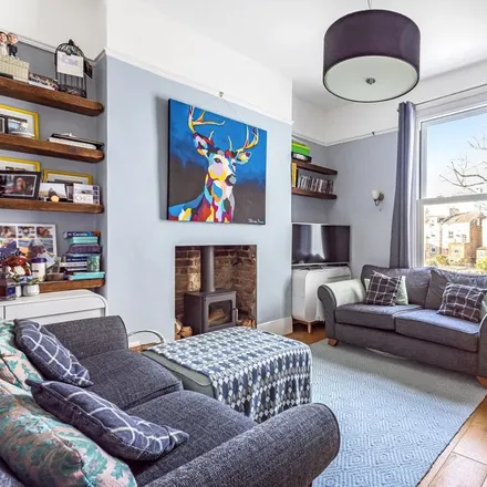 Rent this 2 bed apartment on Myton Road in West Dulwich, London