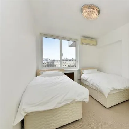 Image 5 - Campbell Court, 1-7 Queen's Gate Gardens, London, SW7 4PB, United Kingdom - Apartment for sale