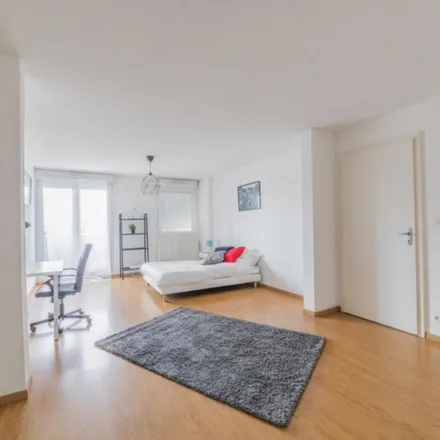 Rent this 4 bed apartment on 41 Avenue de Colmar in 67076 Strasbourg, France
