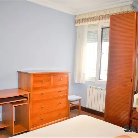 Rent this 3 bed apartment on Mercedes Euba Ibarreche in Calle Monte Mandoia, 7