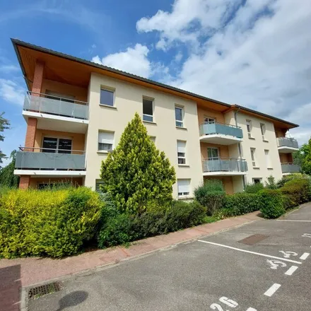 Rent this 2 bed apartment on 7 Rue de Vassincourt in 33530 Bassens, France