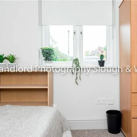 Image 6 - 2 Broomfield, Guildford, GU2 8LH, United Kingdom - House for rent